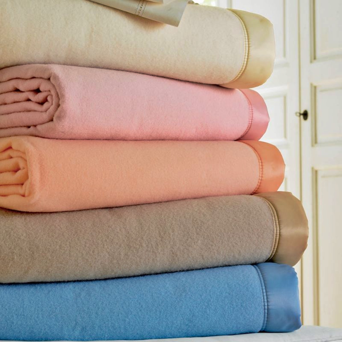 15 Best Merino Wool Blanket for 2024