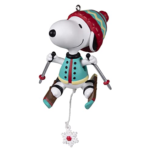 2022 Peanuts Gang Skiing Snoopy Christmas Ornament