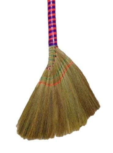 40-Inch Vietnamese Soft Fan Broom: A Versatile Cleaning Tool