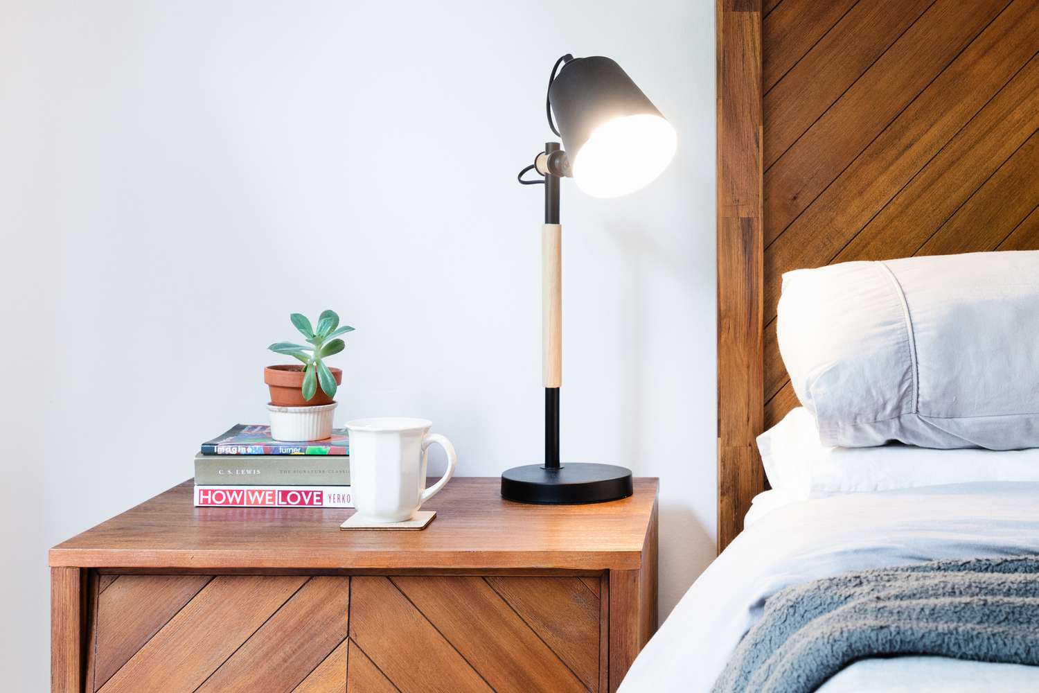 9-incredible-bed-lamp-for-2023