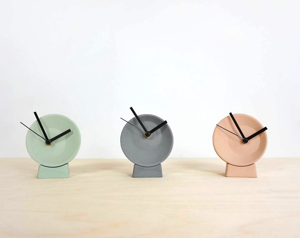 9 Unbelievable Small Desk Clock for 2024