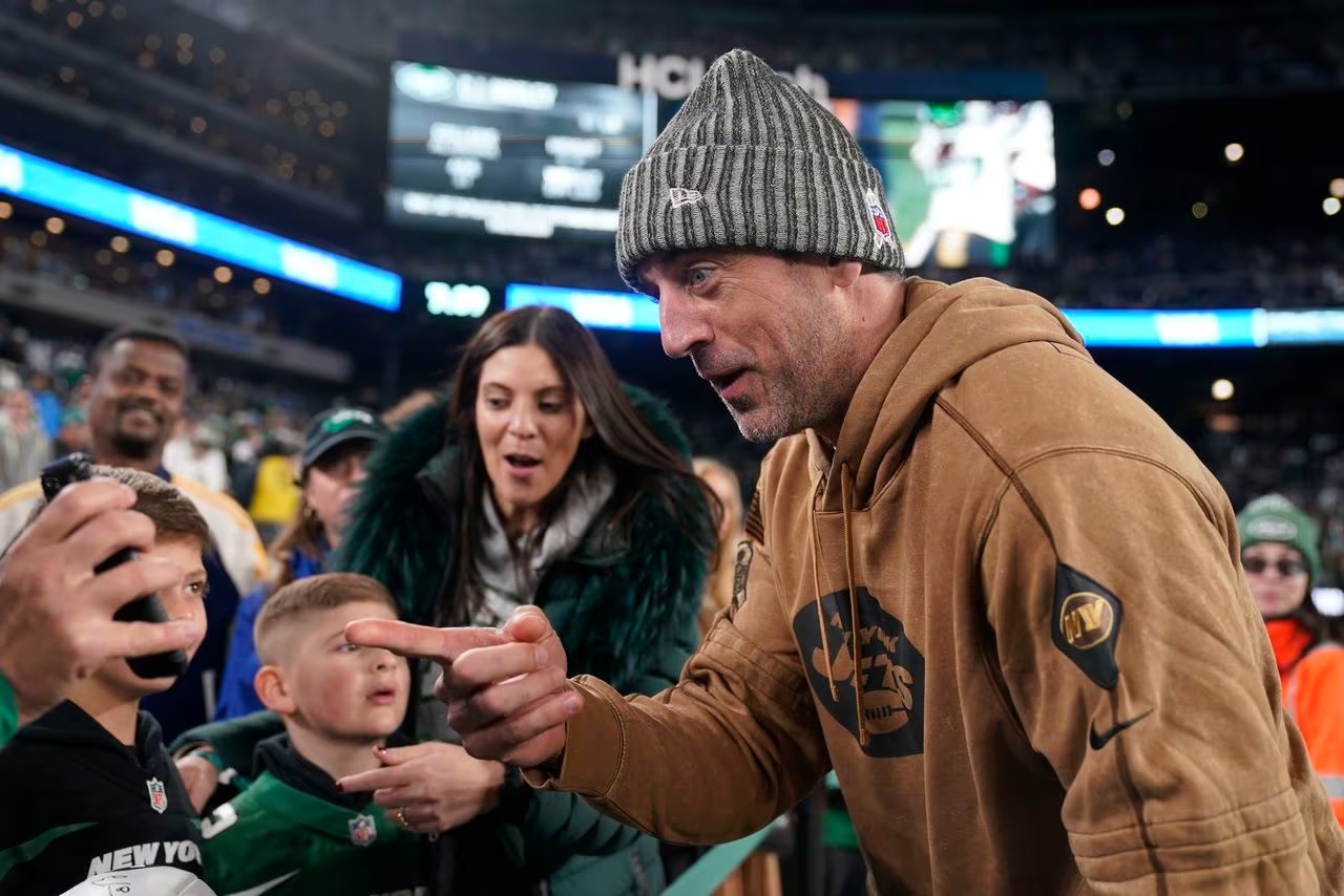 Aaron Rodgers Enjoys Night Out In Las Vegas Lounge Before Jets-Raiders Game