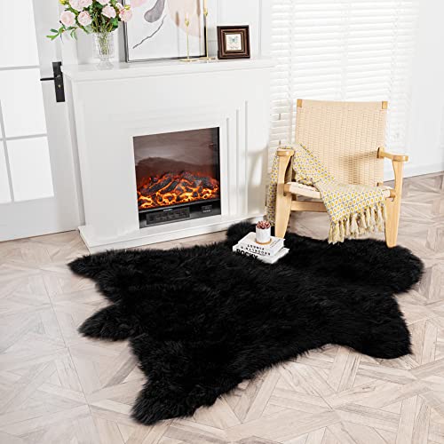 AbunHeri Faux Black Bear Rug Faux Cowhide Rug Animal Print Area Rug Faux Sheepskin Fur Rug Decor for Living Room (5.1x6.1 Feet)