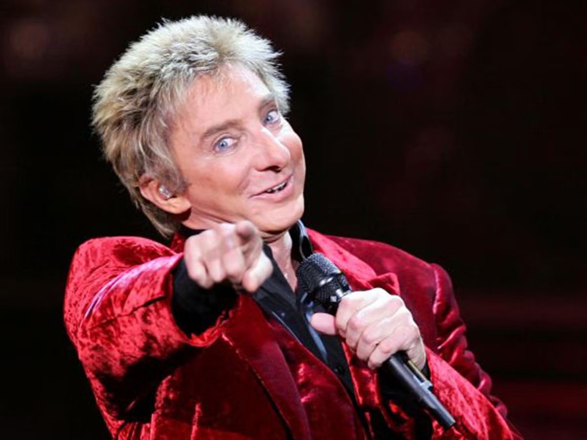 Barry Manilow Reflects On Delayed Coming Out As Gay In 2017