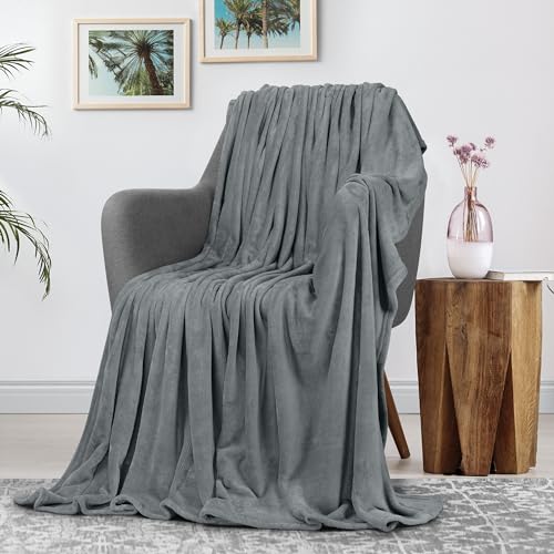 Cozy Grey Fleece Blanket - Lightweight and Soft