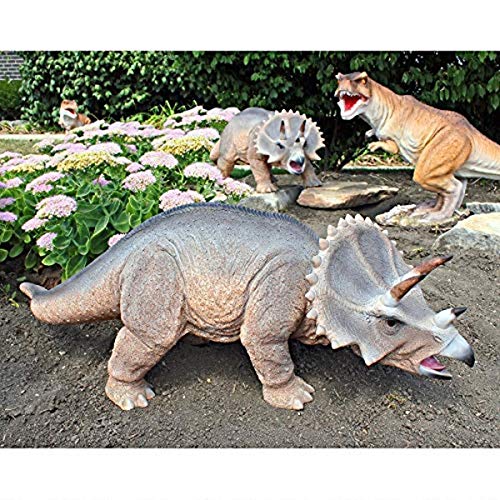 Design Toscano Jurassic Triceratops Statue
