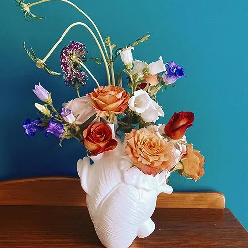 Heart Shaped Art Vase for Home Decoration