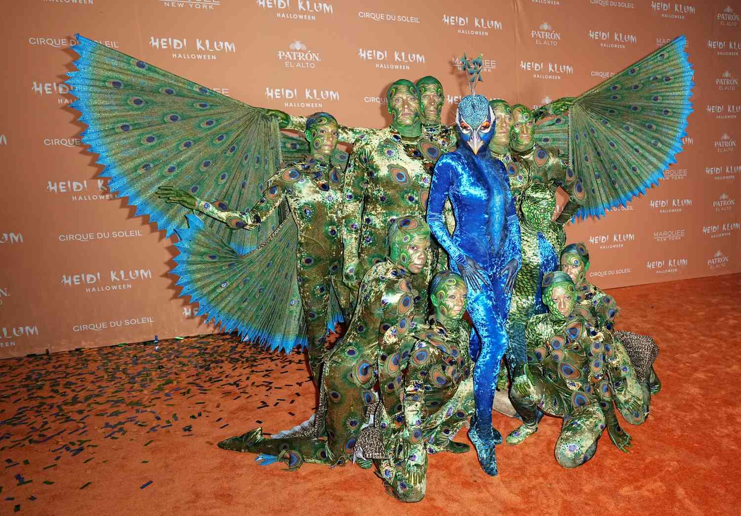 heidi-klum-shines-as-a-magnificent-peacock-at-her-glamorous-halloween-party