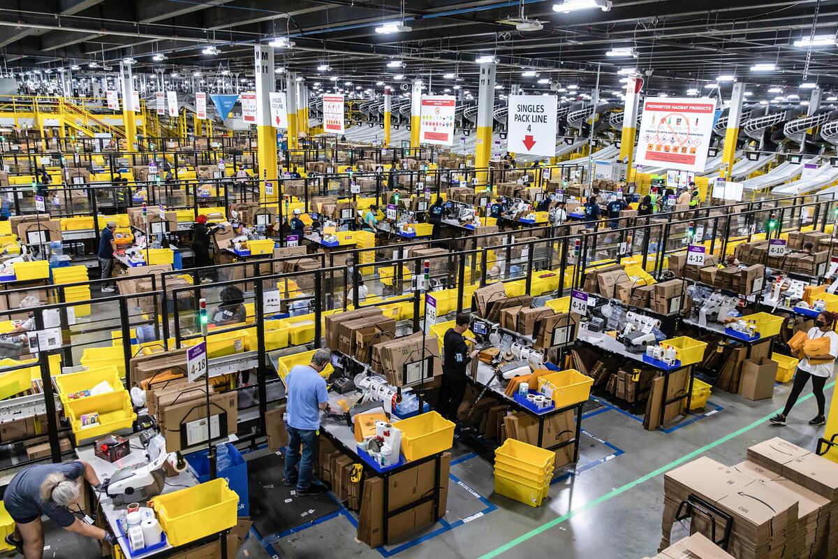 How Many Employees Does Amazon Have