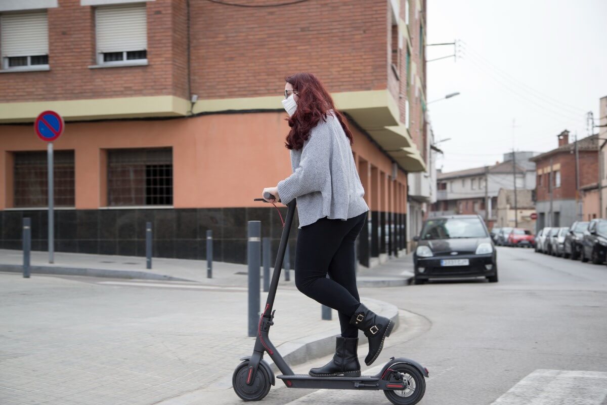 how-to-balance-on-an-electric-scooter
