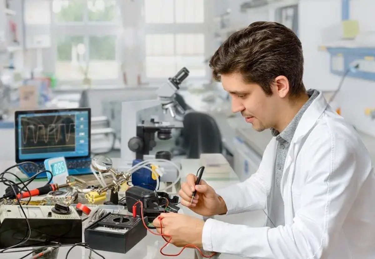 How To Become An Electronics Engineer