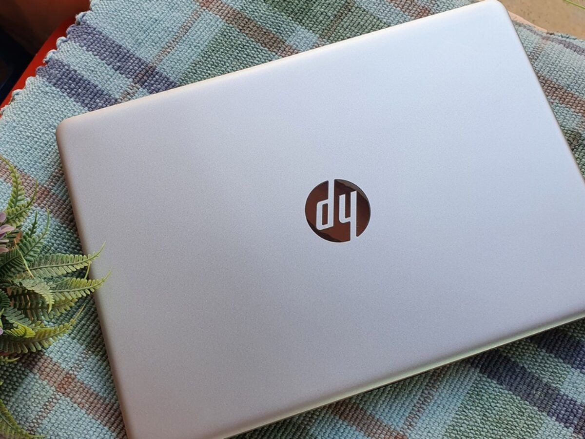 How To Download Apps On An HP Laptop