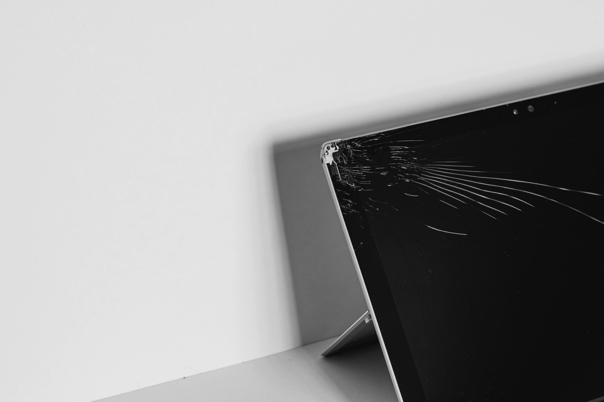 How To Fix A Cracked Screen On A Tablet