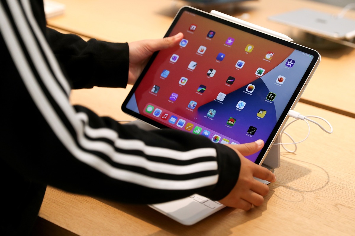 How To Fix Ghost Typing And False Touch On IPad