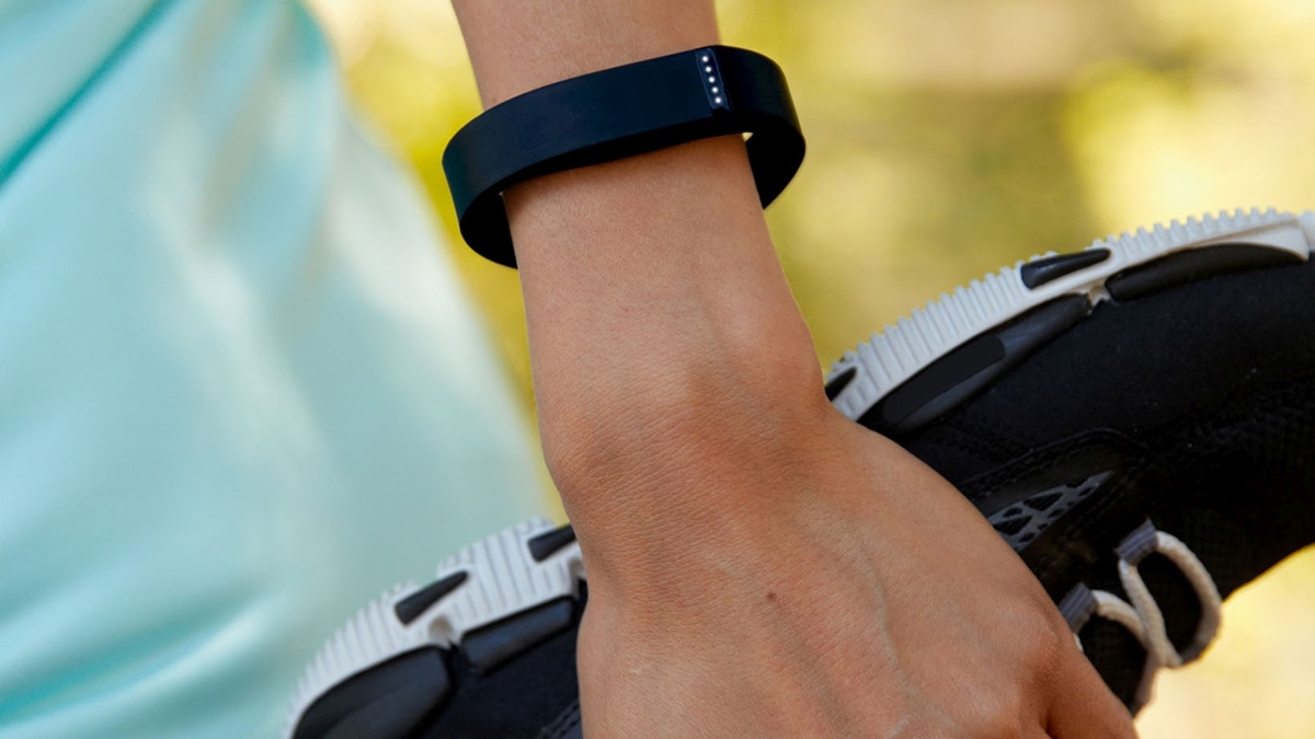How To Put Fitbit Band On