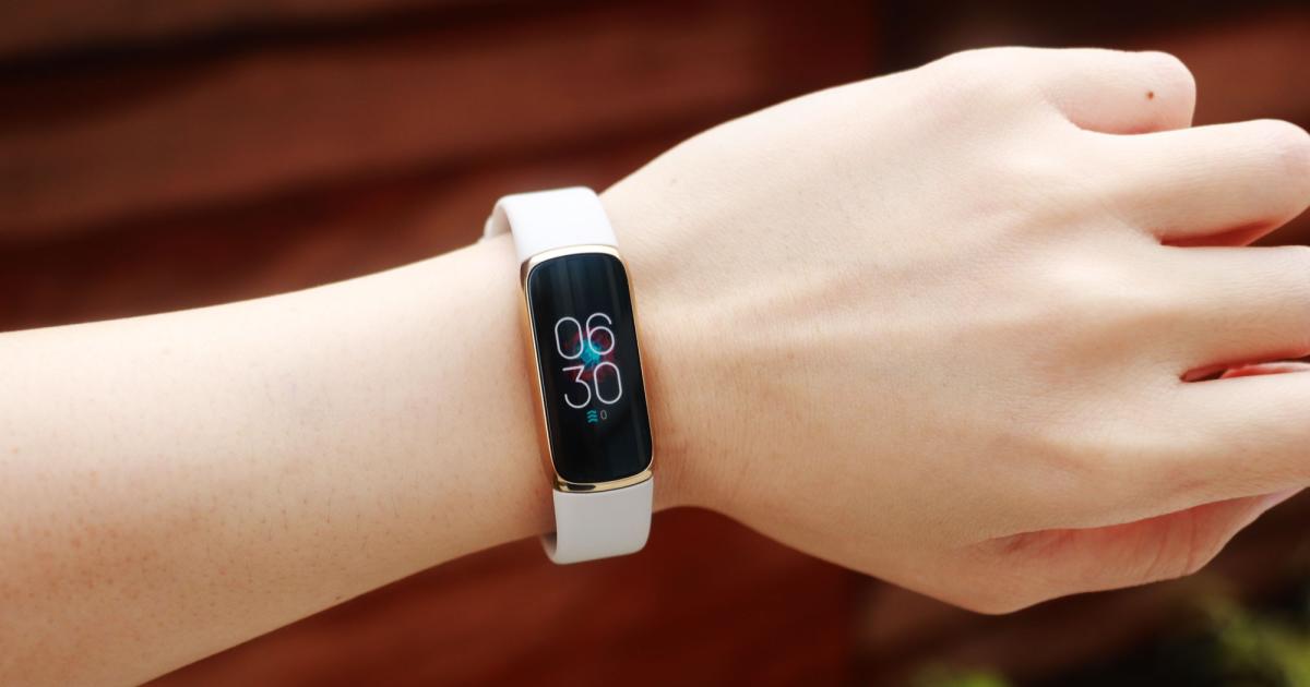 how-to-remove-fitbit-band