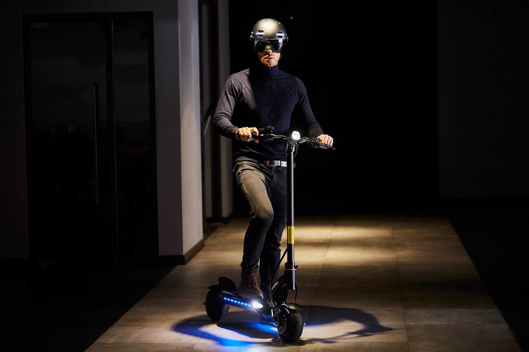 how-to-turn-on-light-on-an-electric-scooter