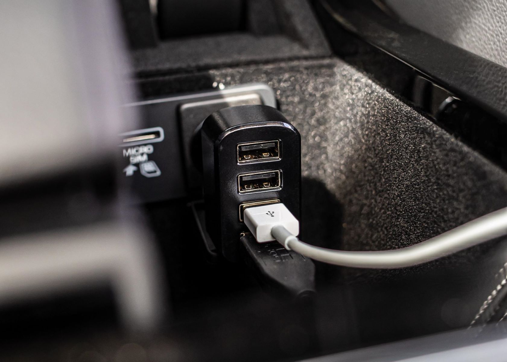 How To Wire A USB Hub Into A Car
