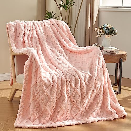 KMUSET Pink Throw Blanket - Stylish and Cozy Fleece Blanket