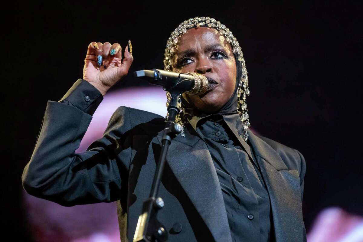 lauryn-hill-addresses-concerns-about-tardiness-at-live-shows-during-l-a-tour-stop