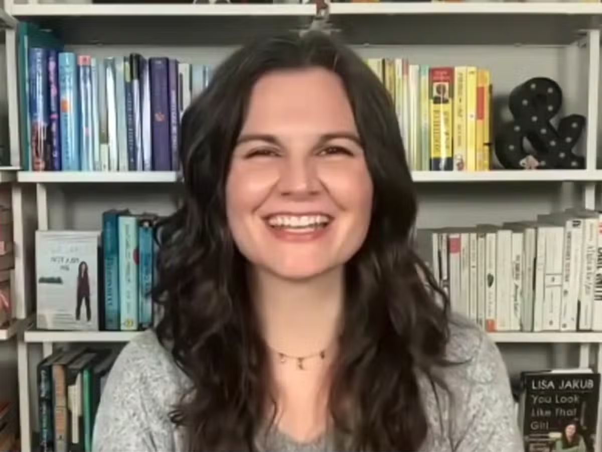 lisa-jakub-expresses-excitement-for-potential-mrs-doubtfire-documentary