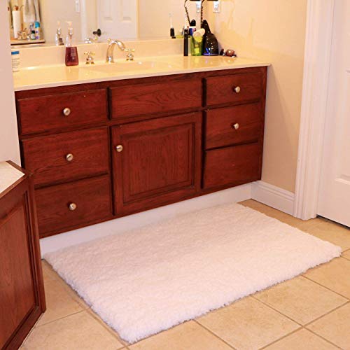 Luxury Shaggy White Microfiber Shower Rug