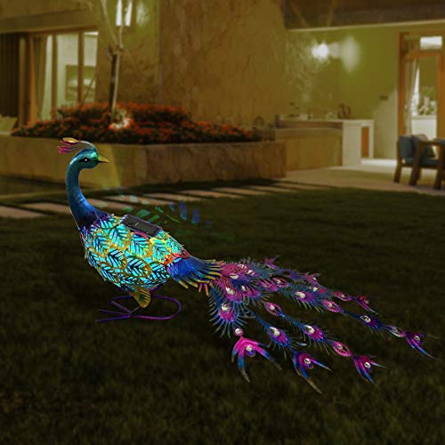 Metal Peacock Décor Garden Statue with Solar Lights