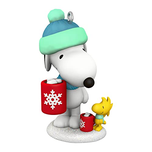 Miniature Christmas Ornament 2023, Peanuts Winter Fun with Snoopy Mini