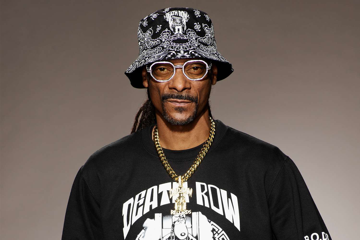 Snoop Dogg Announces He’s Giving Up Smoking After Consulting With His Family