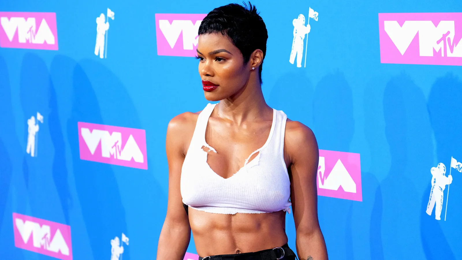 Teyana Taylor Stuns With Sexy Abs During ‘Jimmy Kimmel’ Appearance Amid Divorce