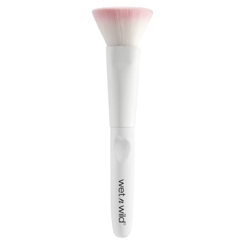 wet n wild Kabuki Brush - Perfect for Flawless Makeup Application