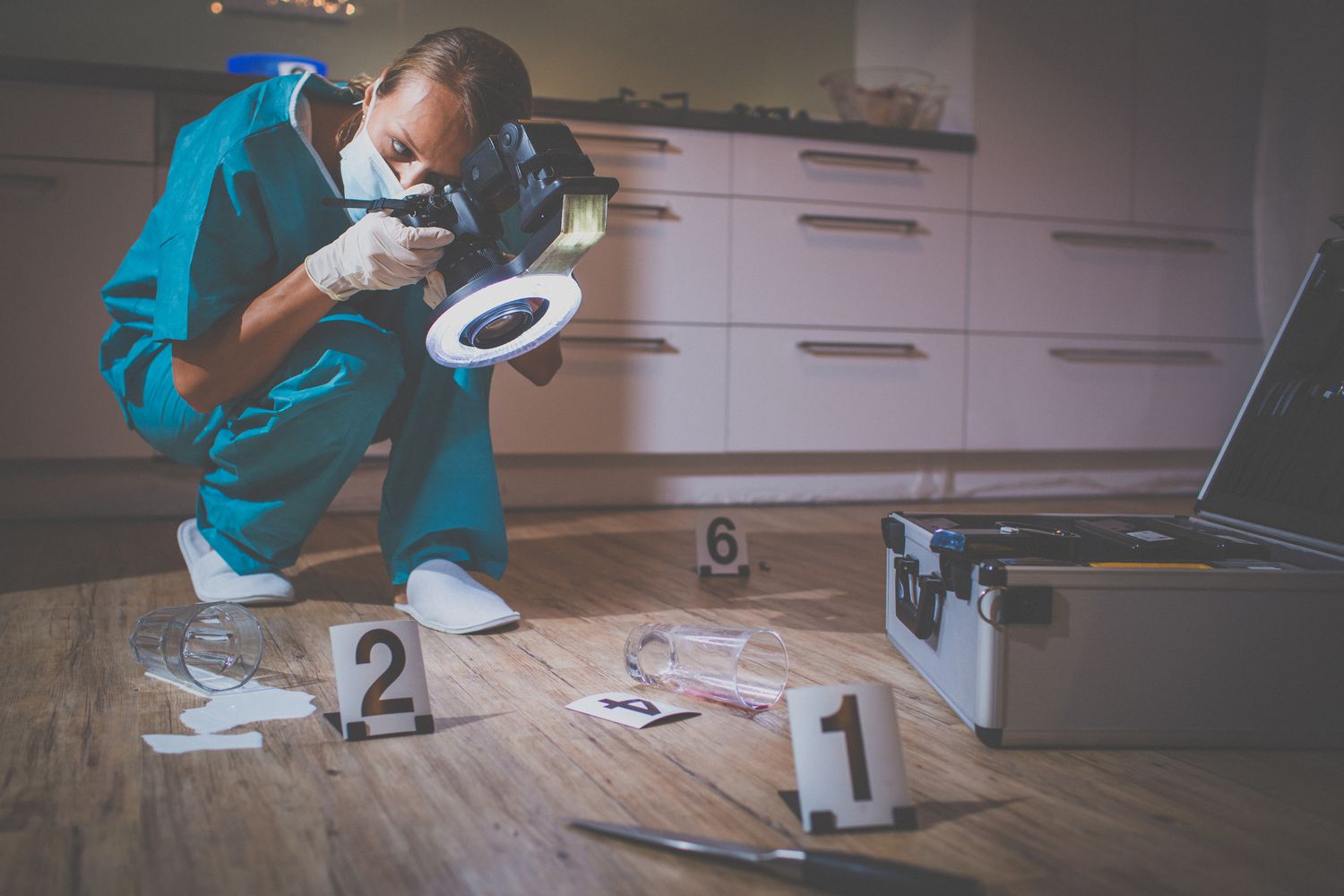 What Are The Educational Requirements For A Forensic Scientist