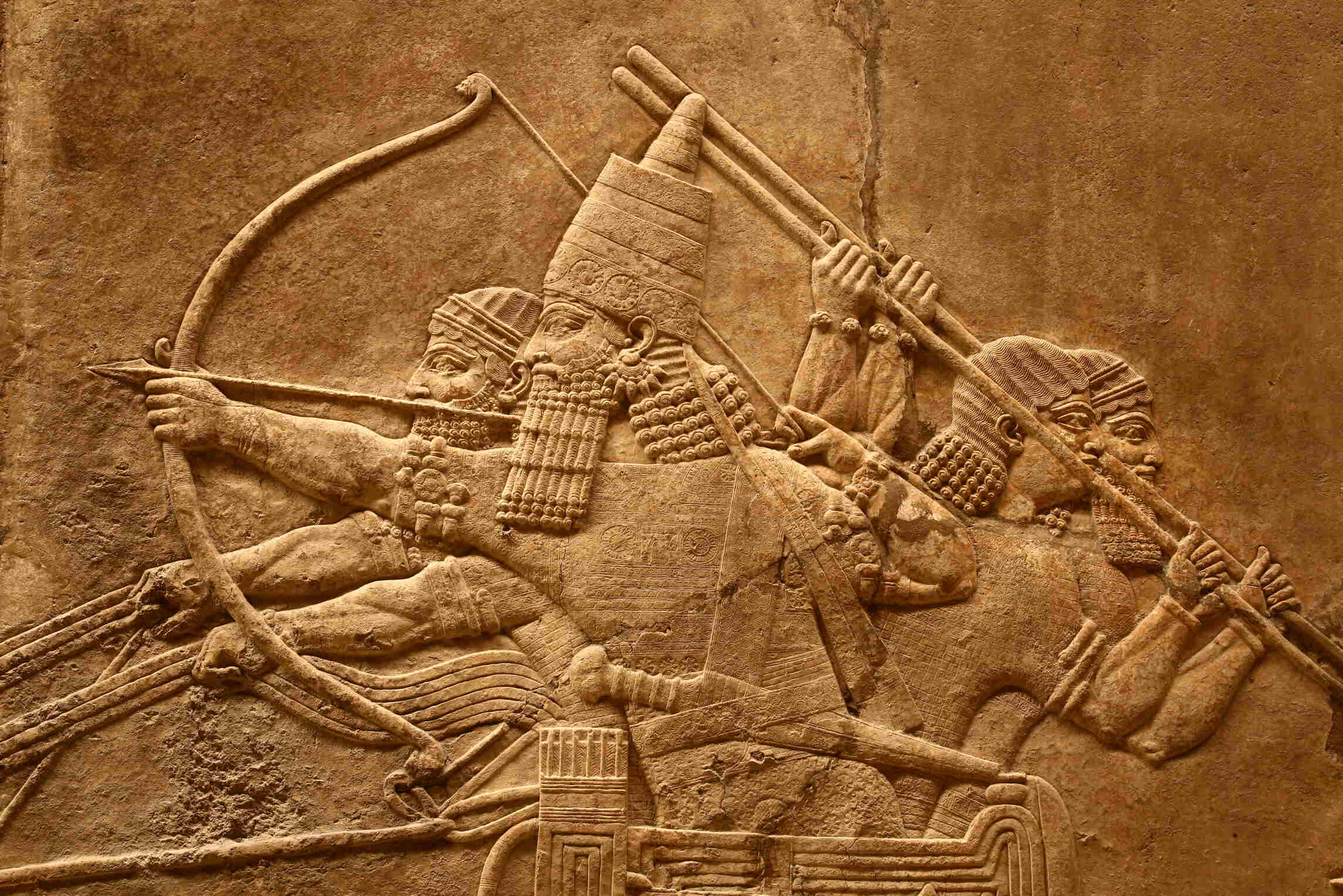 what-technology-did-the-hittites-and-assyrians-use-in-battle