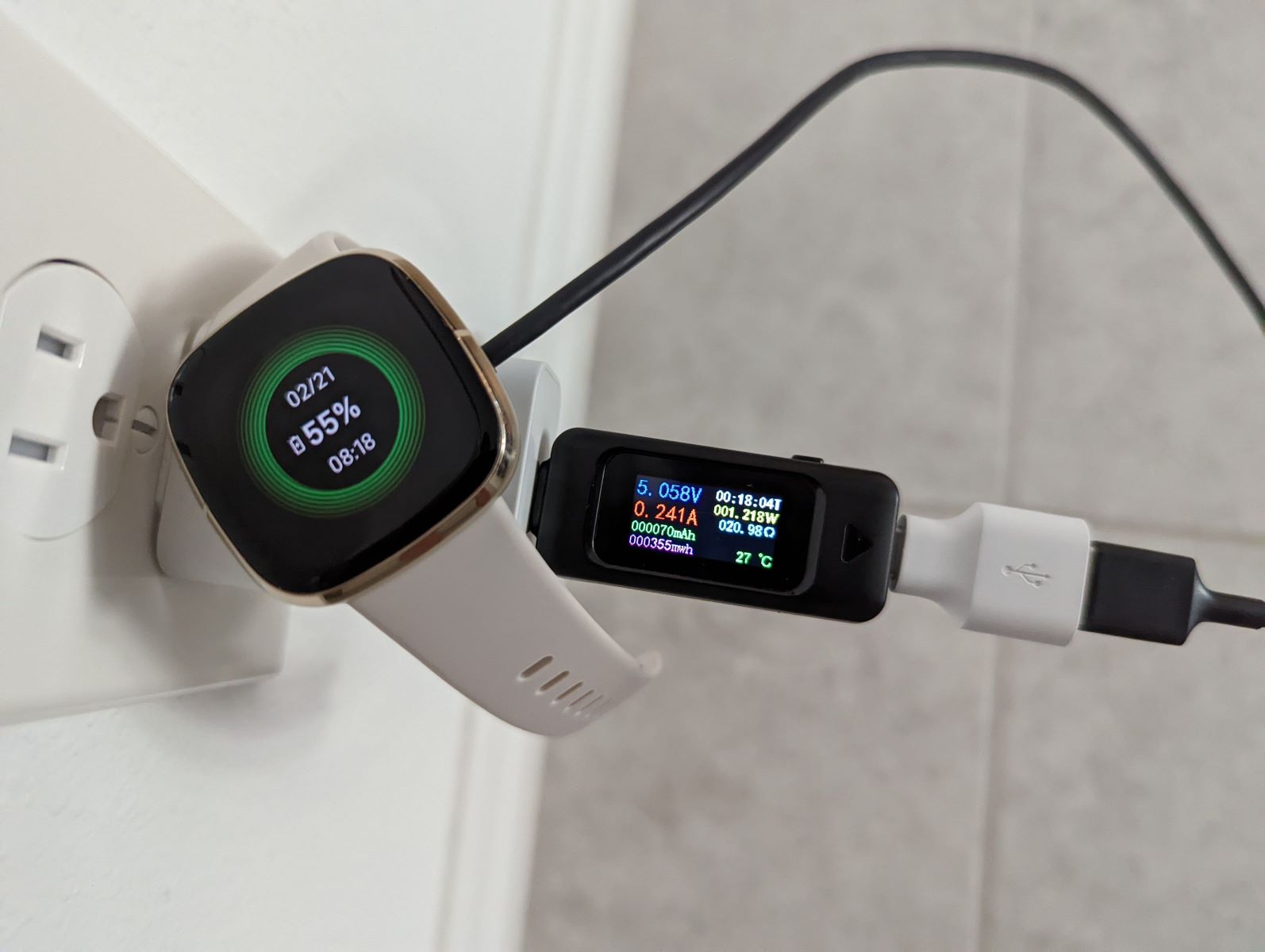 Why Shouldn’t You Plug The Fitbit Versa Charger Into A USB Hub