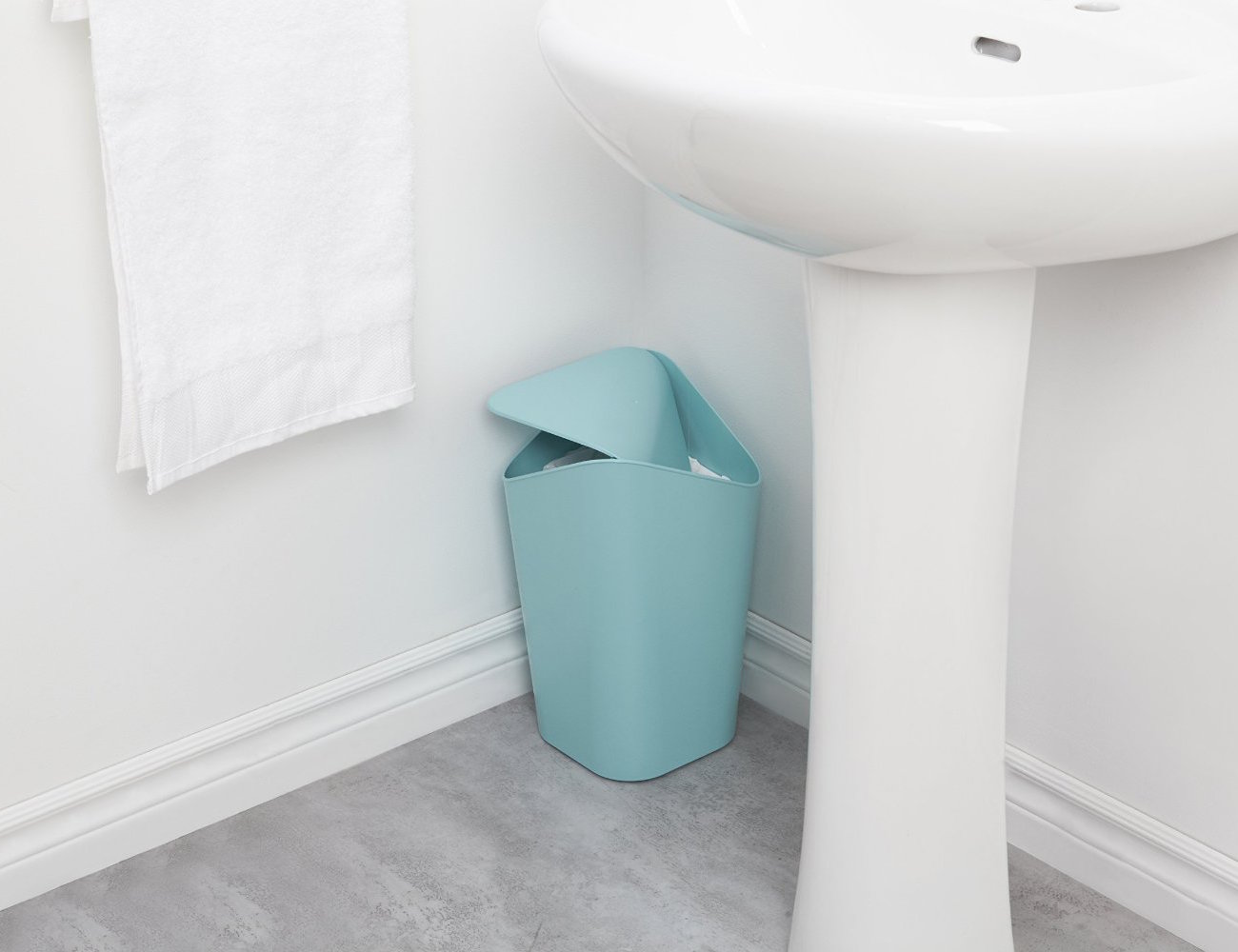 11 Amazing Corner Trash Can for 2024