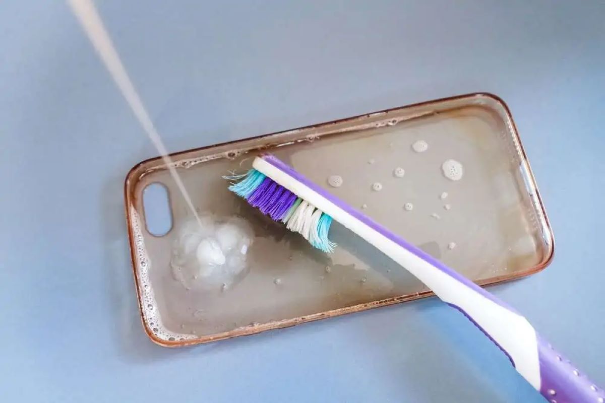 Cleaning Your Dirty Clear Phone Case