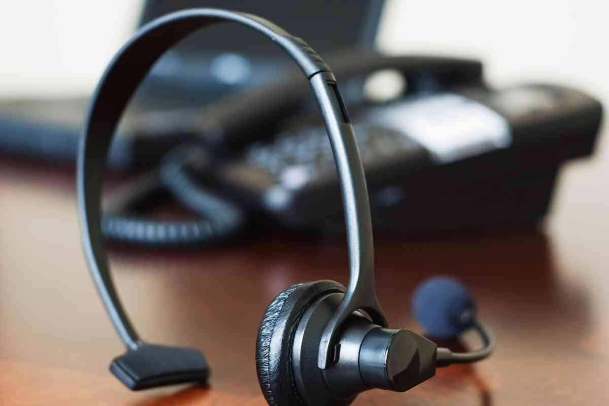 connecting-a-headset-to-a-landline-phone-a-step-by-step-guide