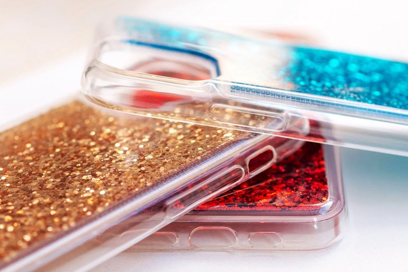 creating-a-liquid-glitter-phone-case