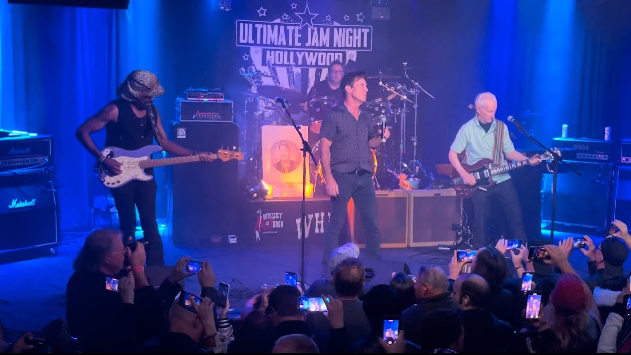dennis-quaid-joins-the-doors-robby-krieger-for-an-epic-performance-at-the-whisky-a-go-go