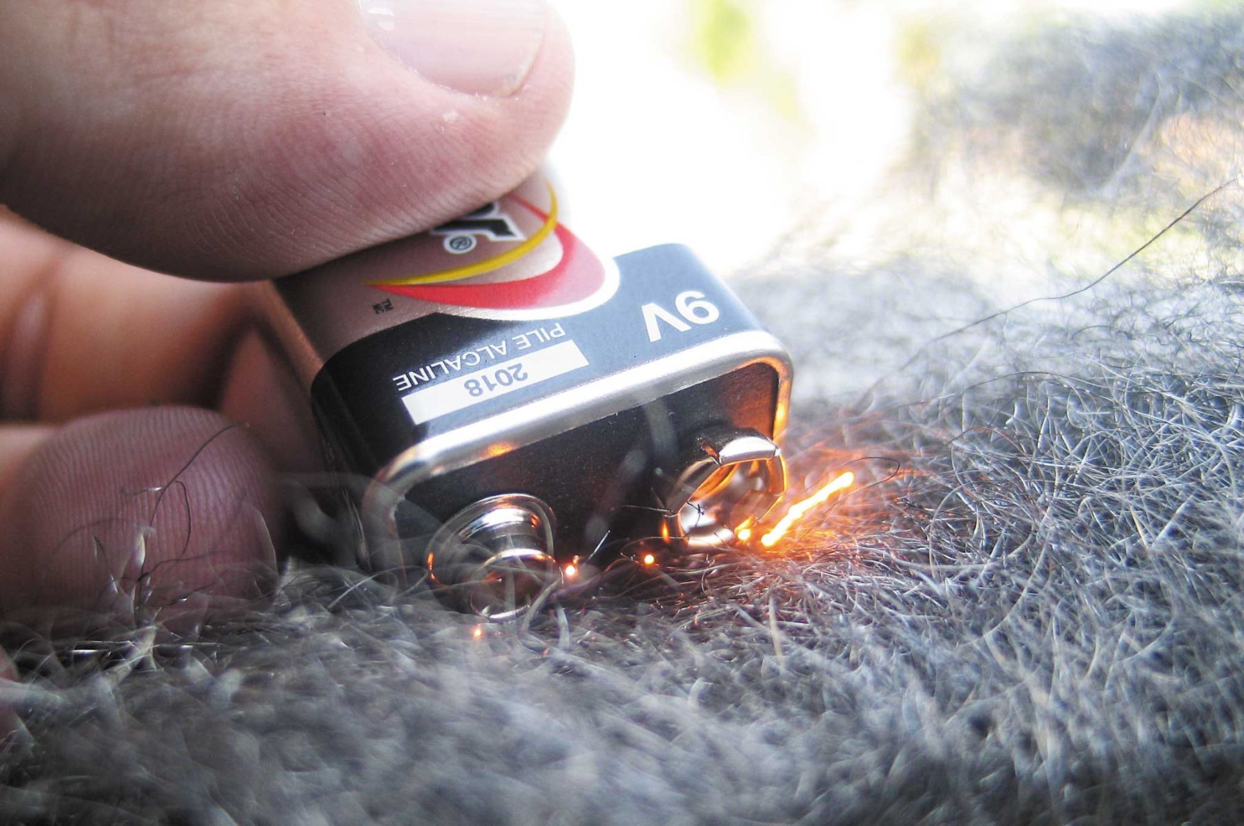 emergency-fire-starter-creating-fire-with-a-battery