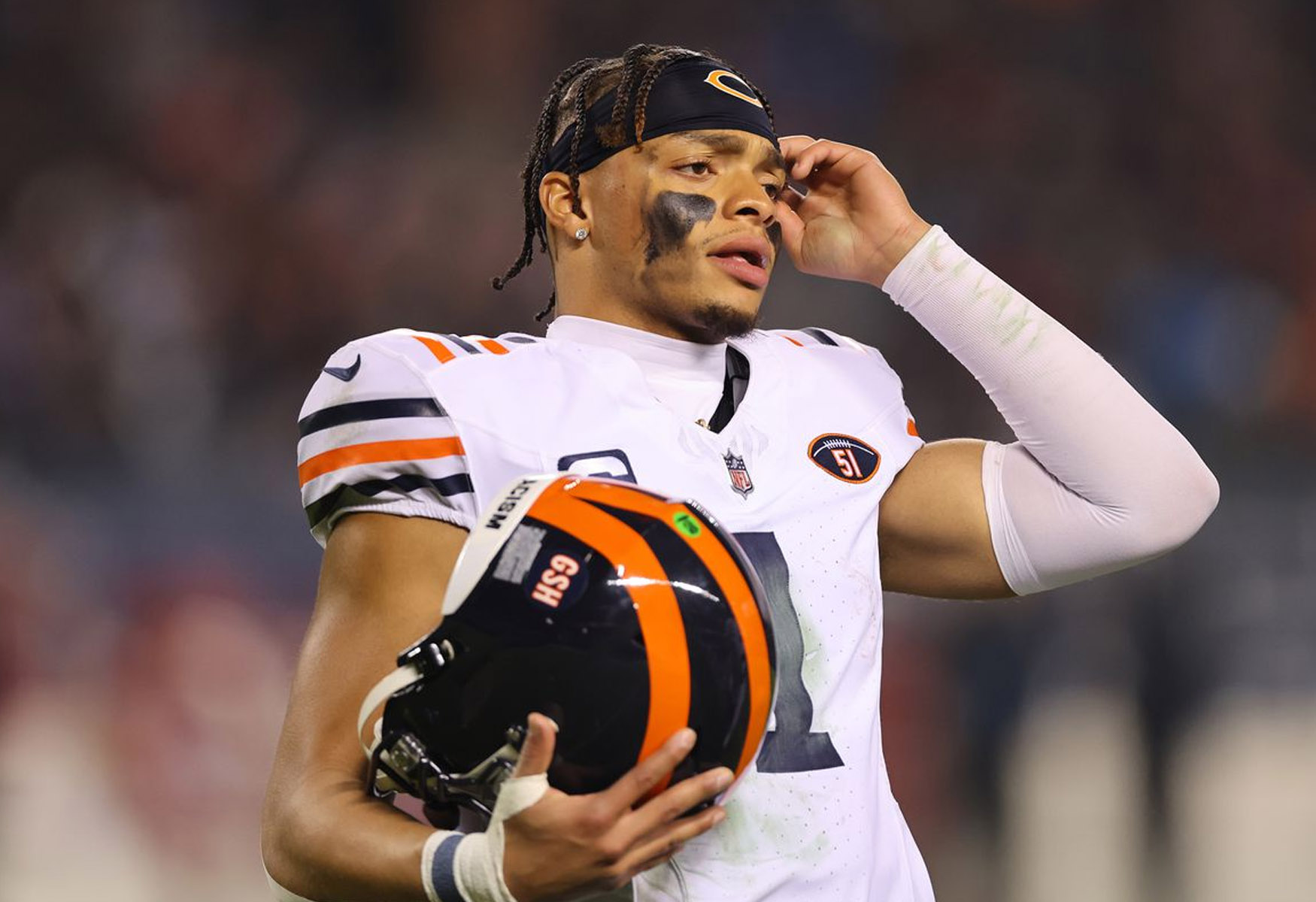 ex-nfl-gm-suggests-chicago-bears-trade-justin-fields-and-draft-new-qb