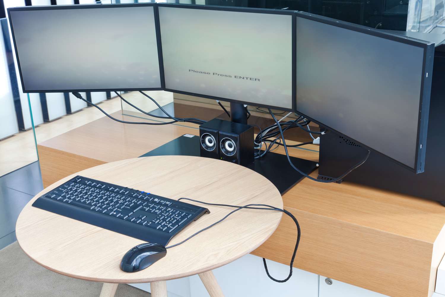Expanding Your Workspace: Setting Up Triple Monitors With Dell Docking Station
