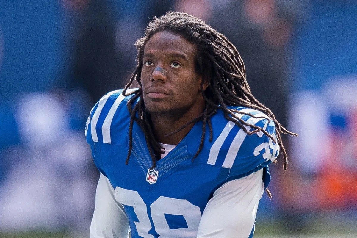 Former NFL Player Sergio Brown Pleads Not Guilty To Murdering His Mother