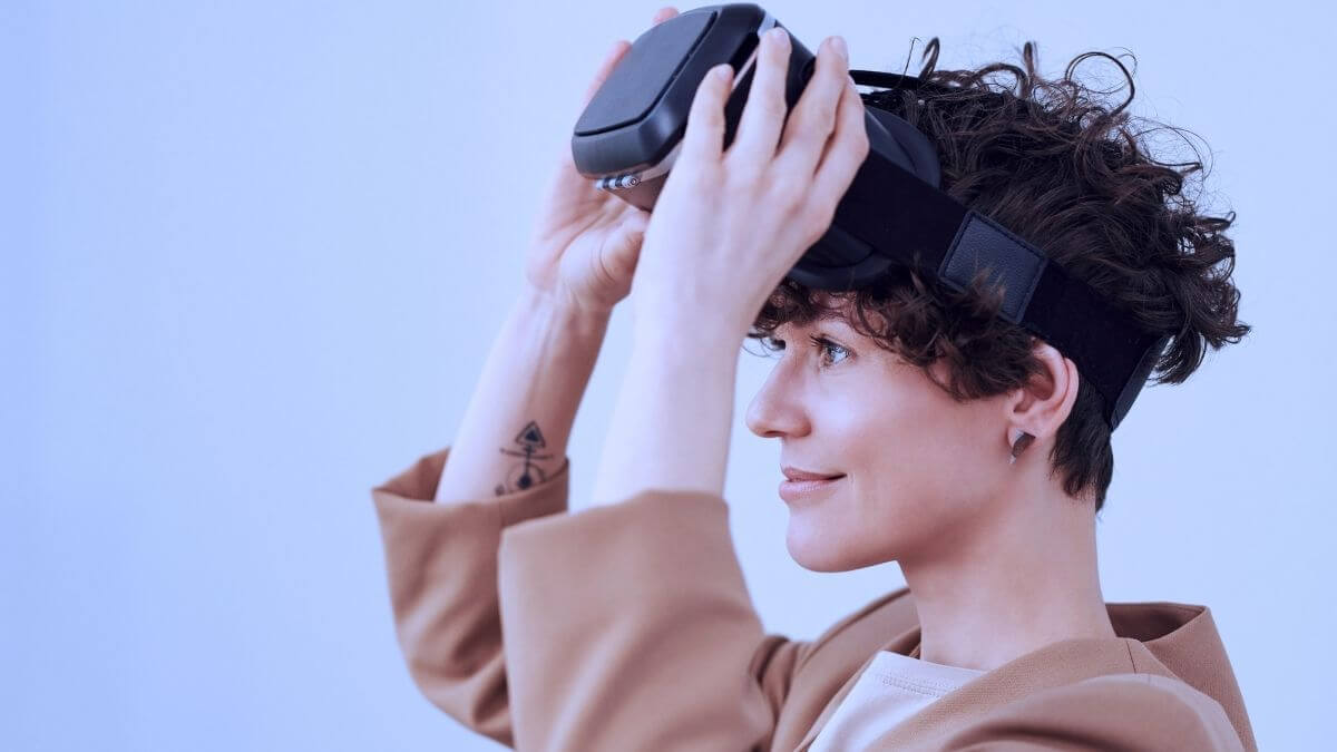 Futuristic Realities: Assessing The Progress Towards Full Dive VR