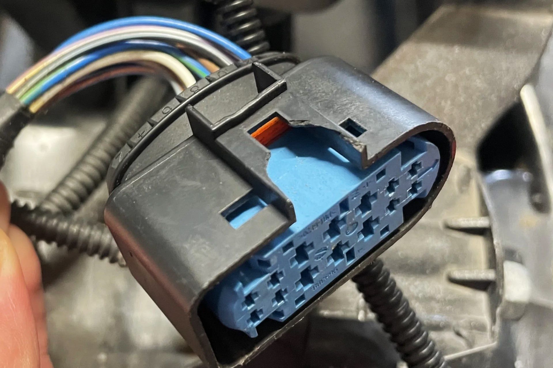 guide-on-replacing-a-headlight-connector