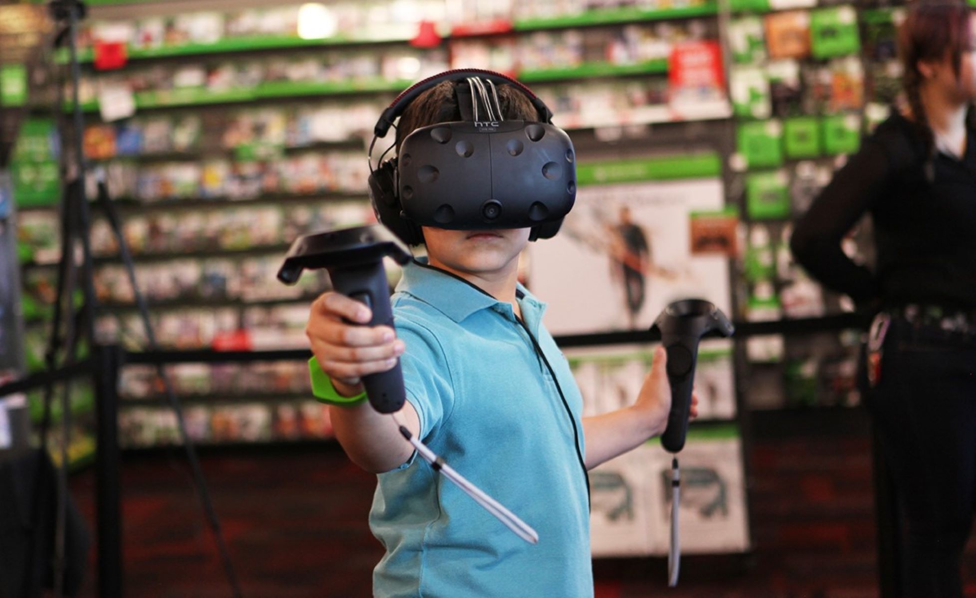 Поиграем в виртуальные игры. Детский шлем виртуальной реальности. Виртуальная реальность дети. Дети в шлемах VR. Виртуальная реальность игры.