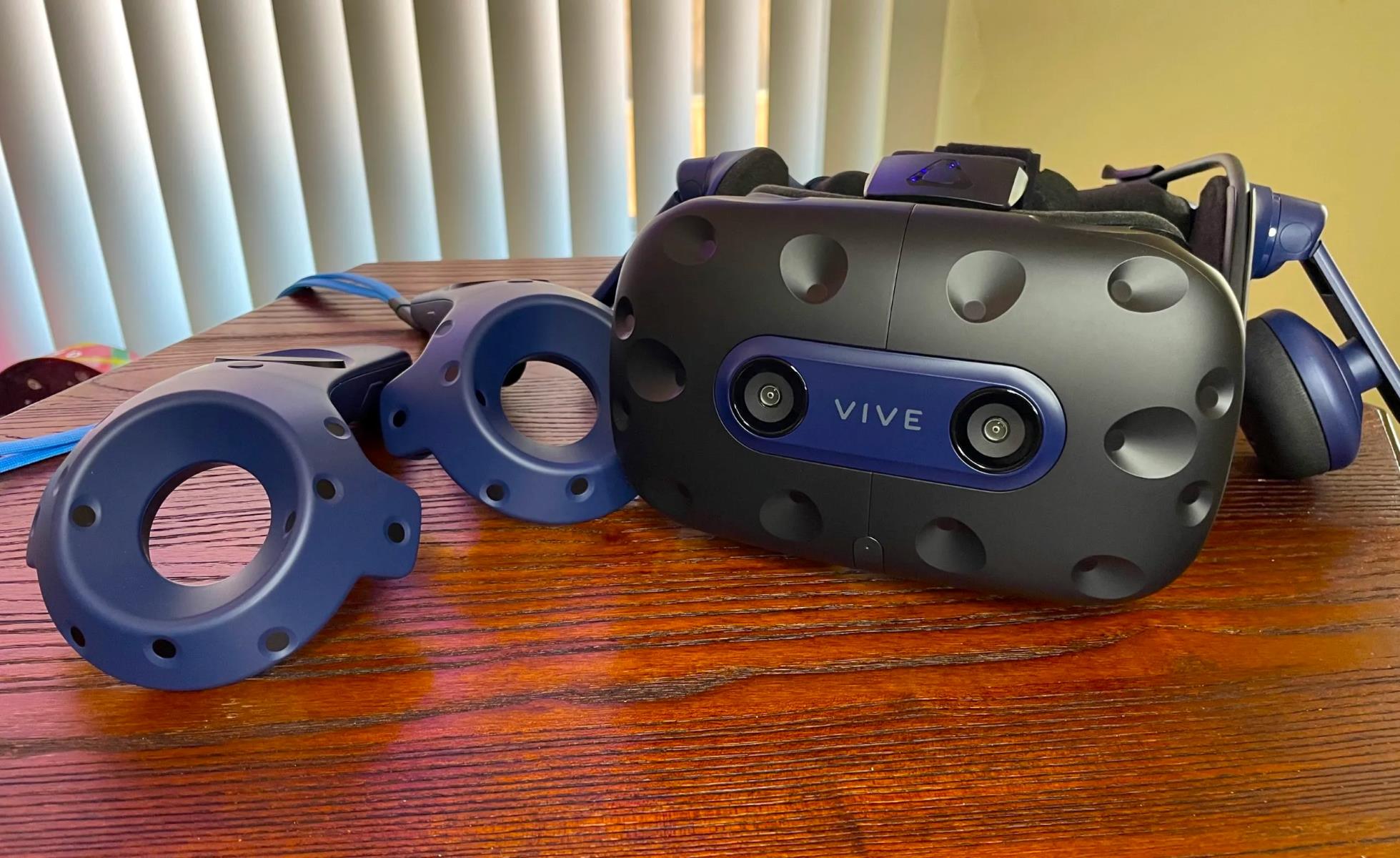 how-to-set-up-three-base-stations-for-htc-vive