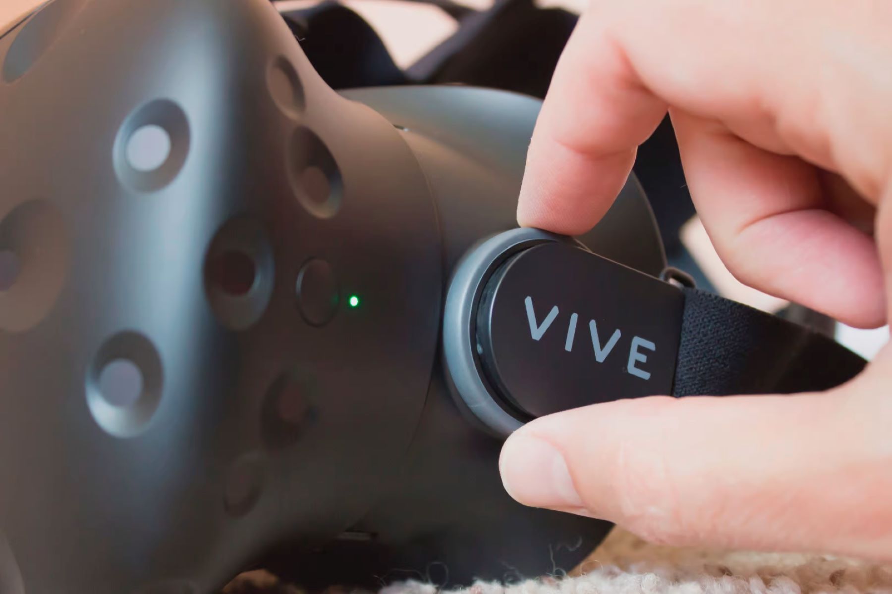How To Update The Firmware On HTC Vive Lighthouse