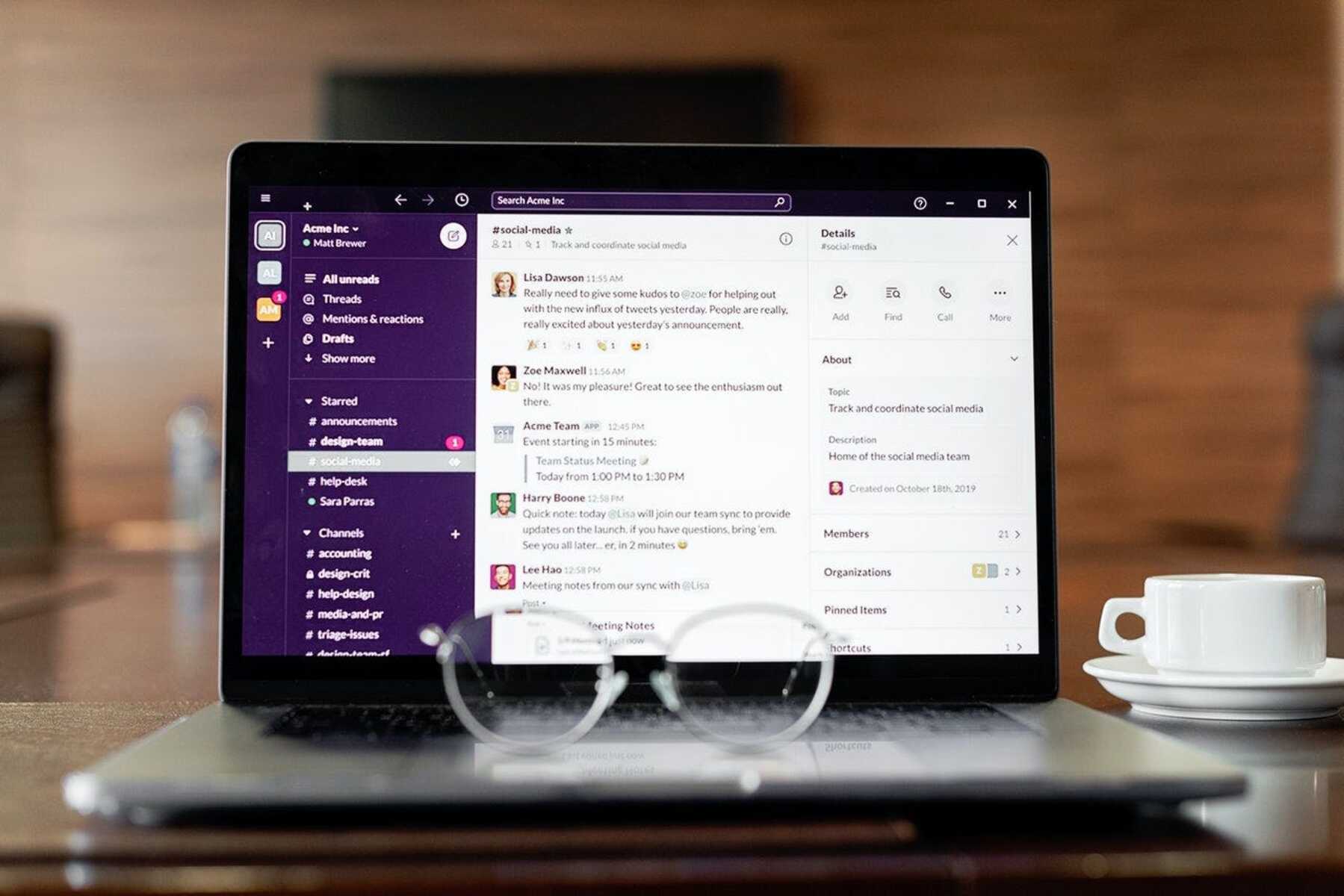 how-to-use-slack-chatbots