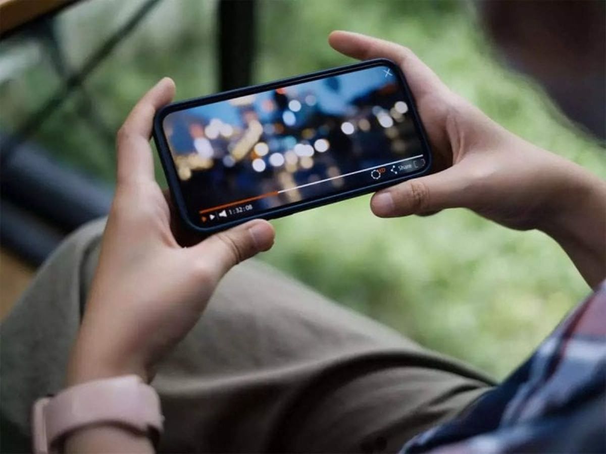 How To Watch TV On Phone Without Internet